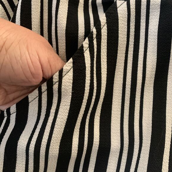 Max Studio Pants Women's Pull On XL Cropped Striped Wide Leg Pockets Black White - Picture 10 of 11